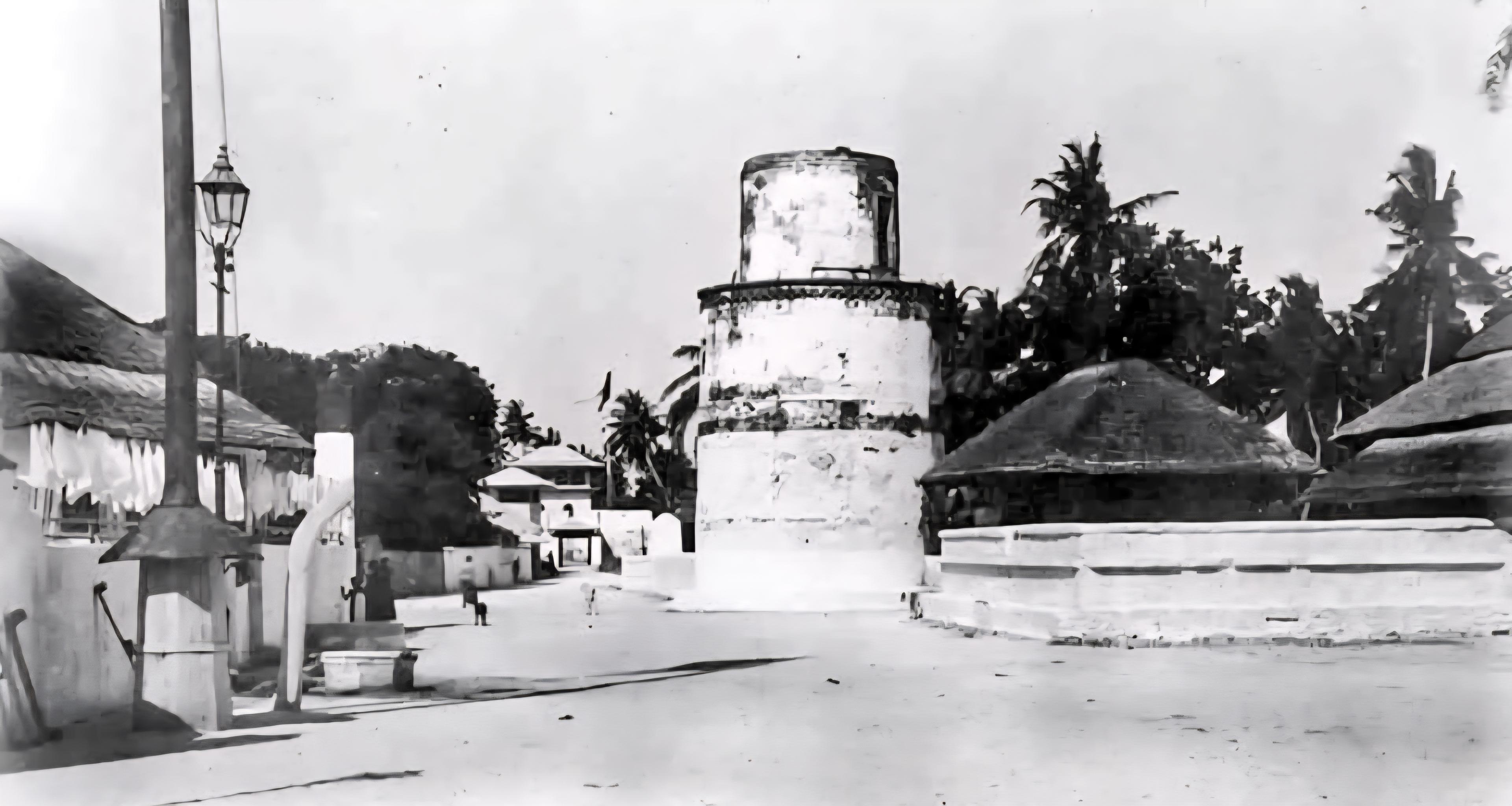5- Friday Mosque Minaret.jpg