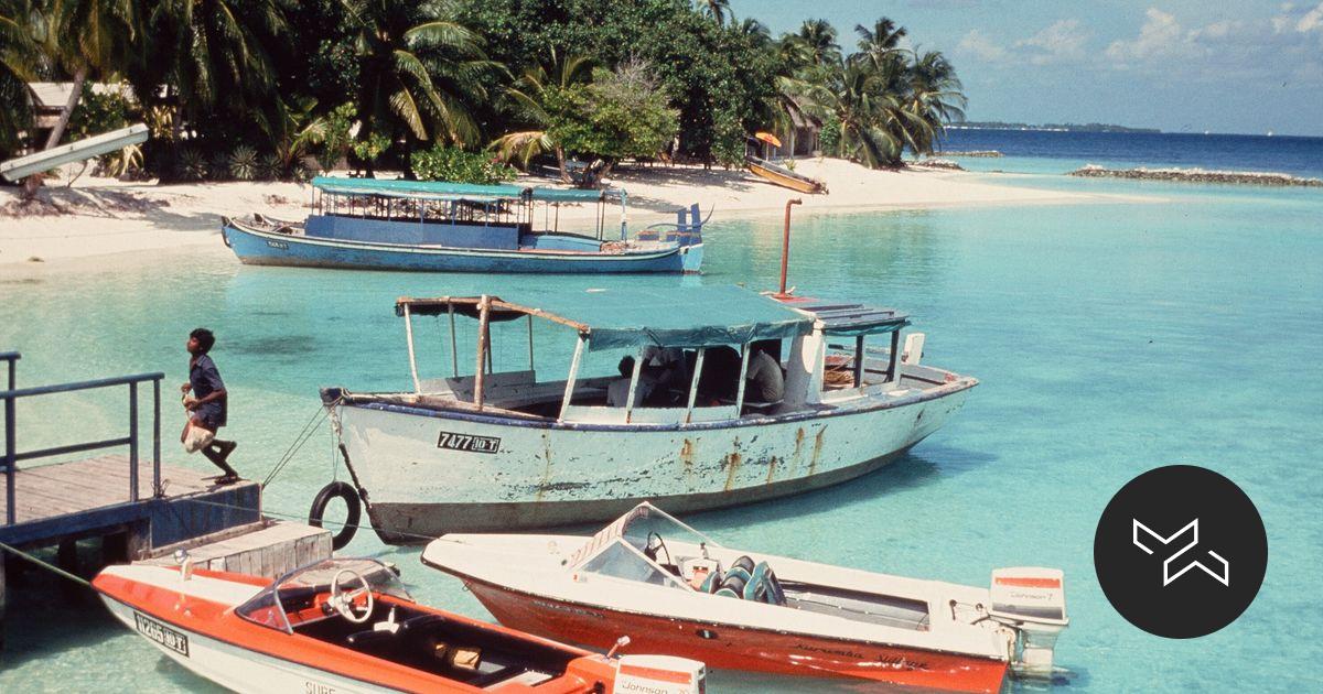 From Rafts to Resorts: The Art of Luxury Island Construction